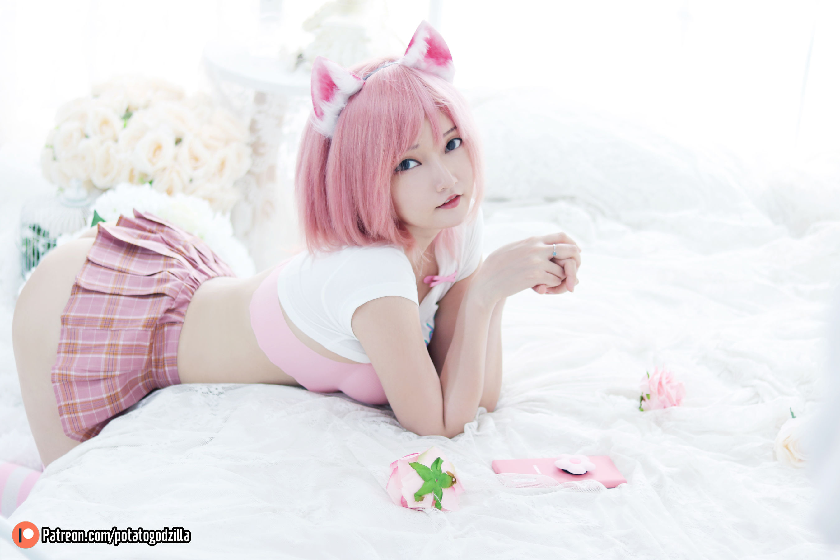 [网红COSER写真] Coser小姐姐Potato Godzilla - Pink Casual