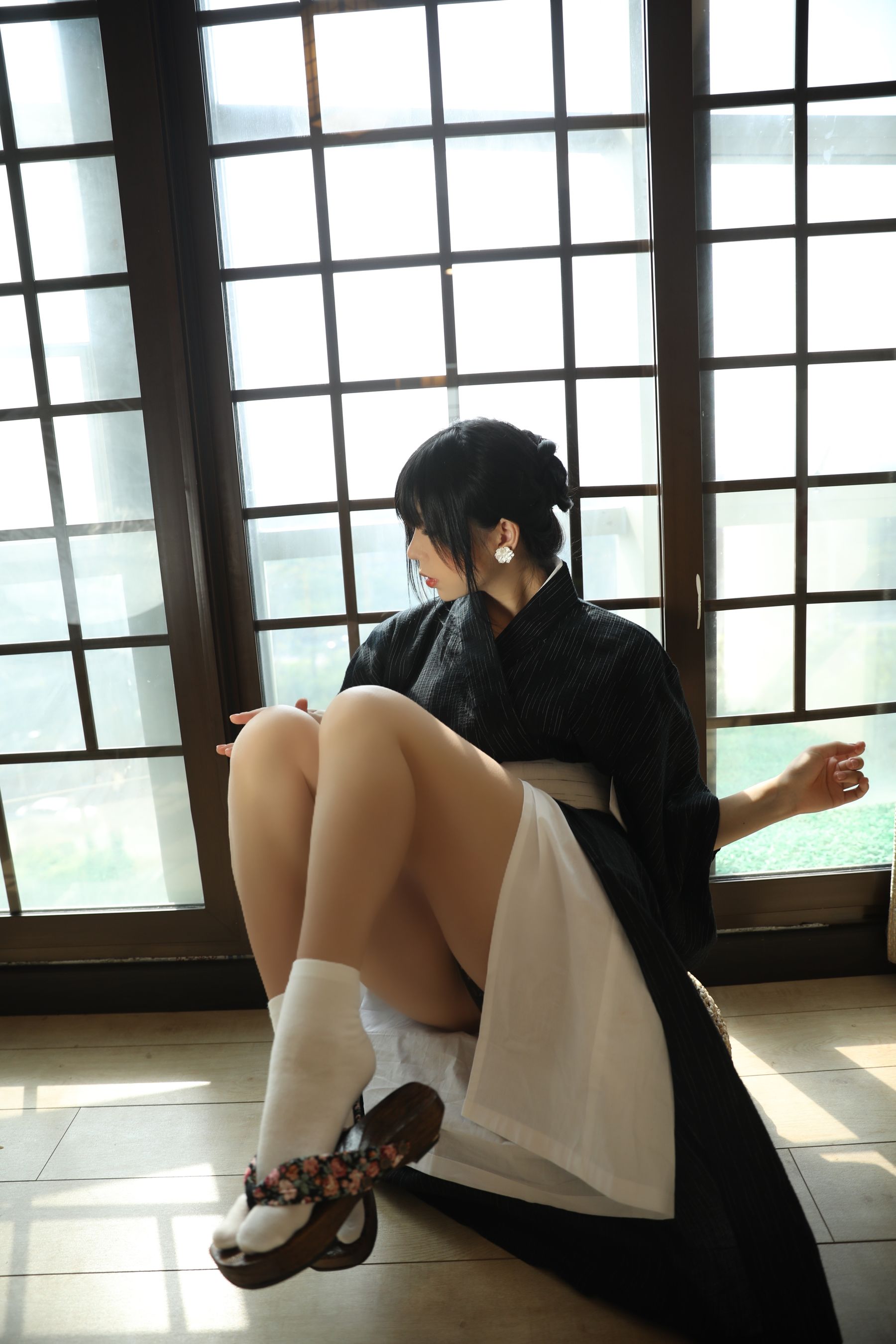 View - [福利COS] 二次元巨乳美女鹿野希 - 未亡人 - 图库库