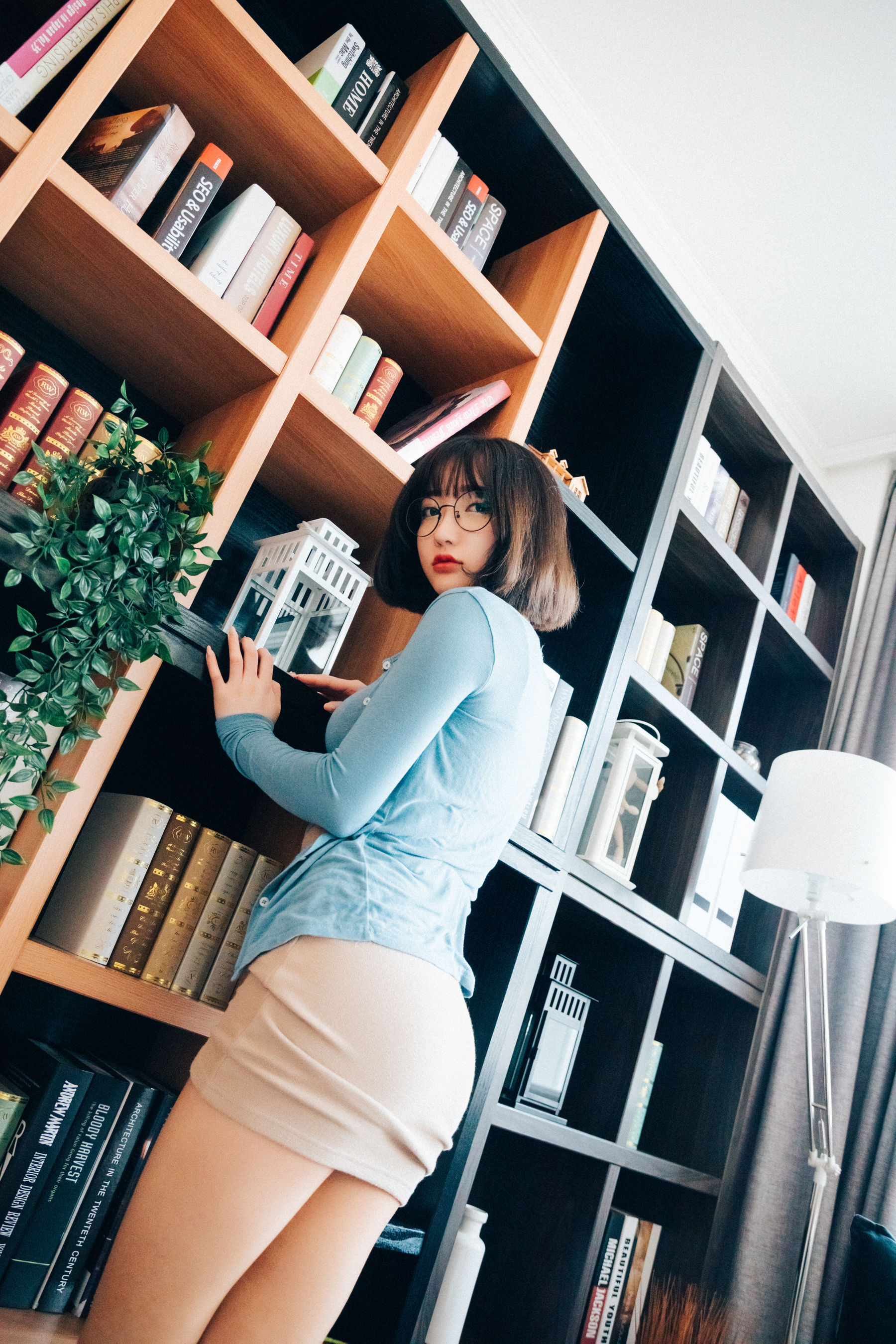[LOOZY]  Yeeun - Librarian Girl