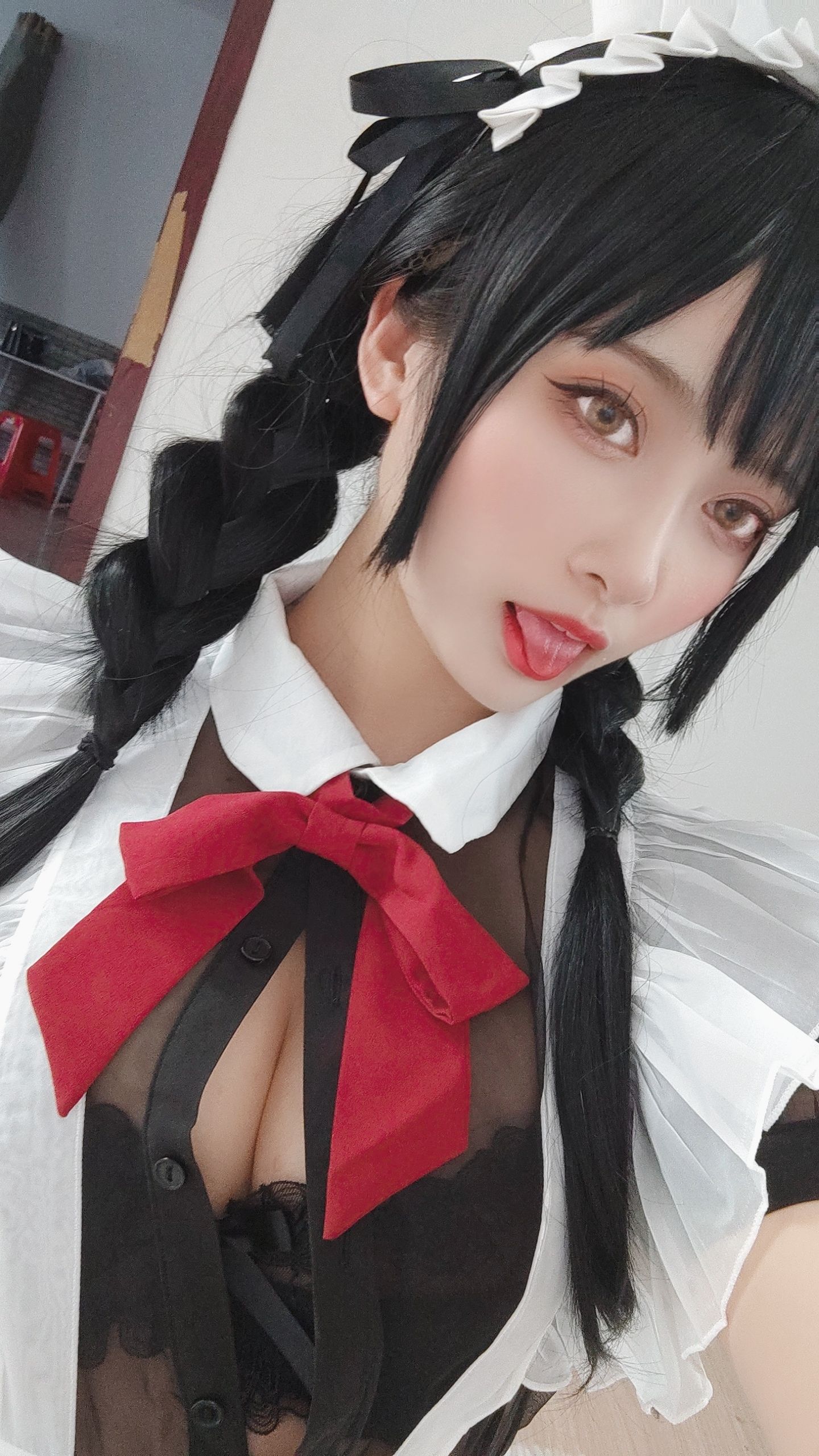 [福利COS] 动漫博主洛璃LoLiSAMA - 黑丝女仆