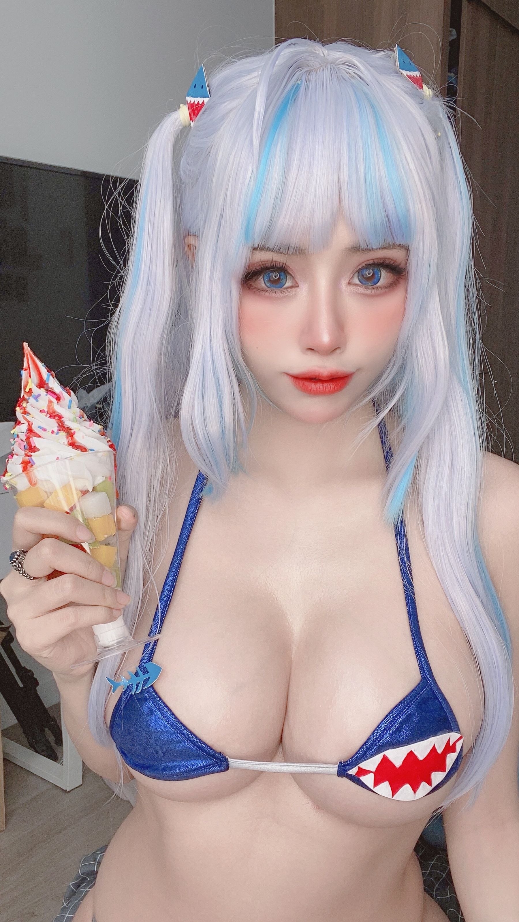 [网红COSER] 日本性感萝莉Byoru - Gura Selfies