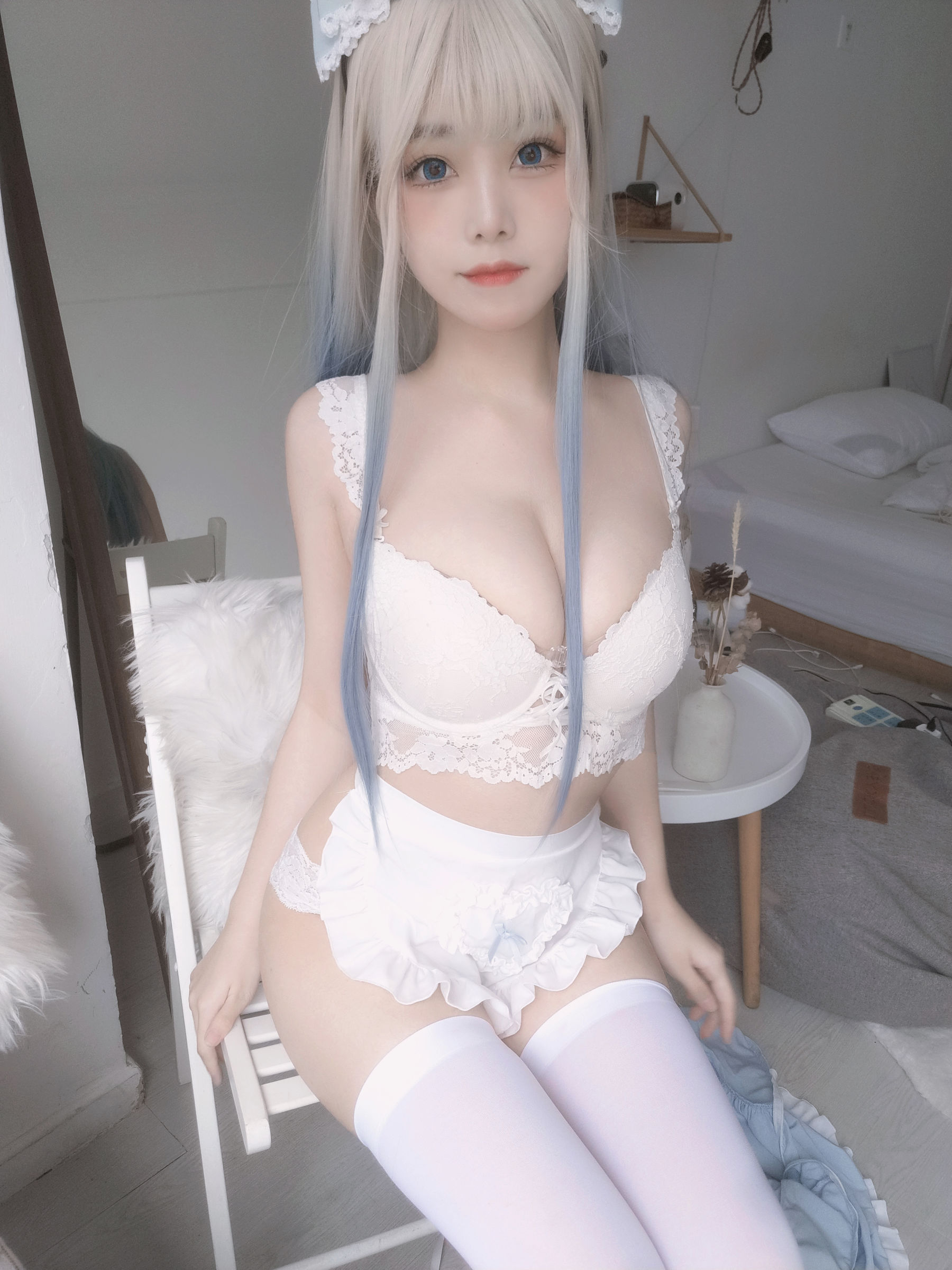 View - [网红COSER] 萌系小姐姐蜜汁猫裘 - 蓝女仆 - 图库库