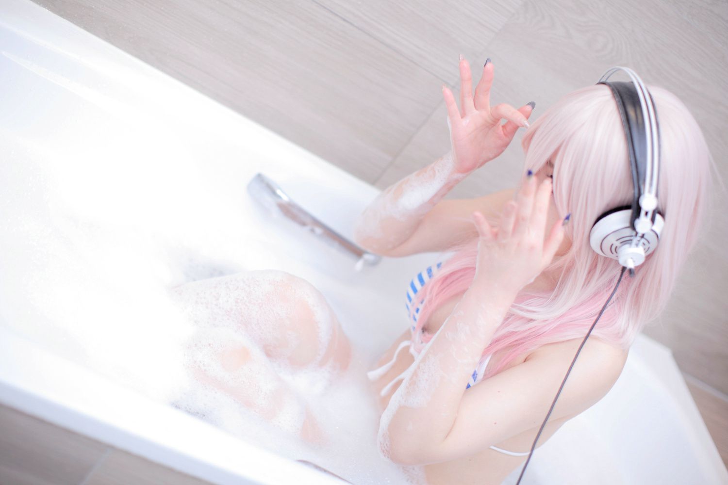 Usagi 《Sonicomi 》Super Sonico [Rabbit hutch]