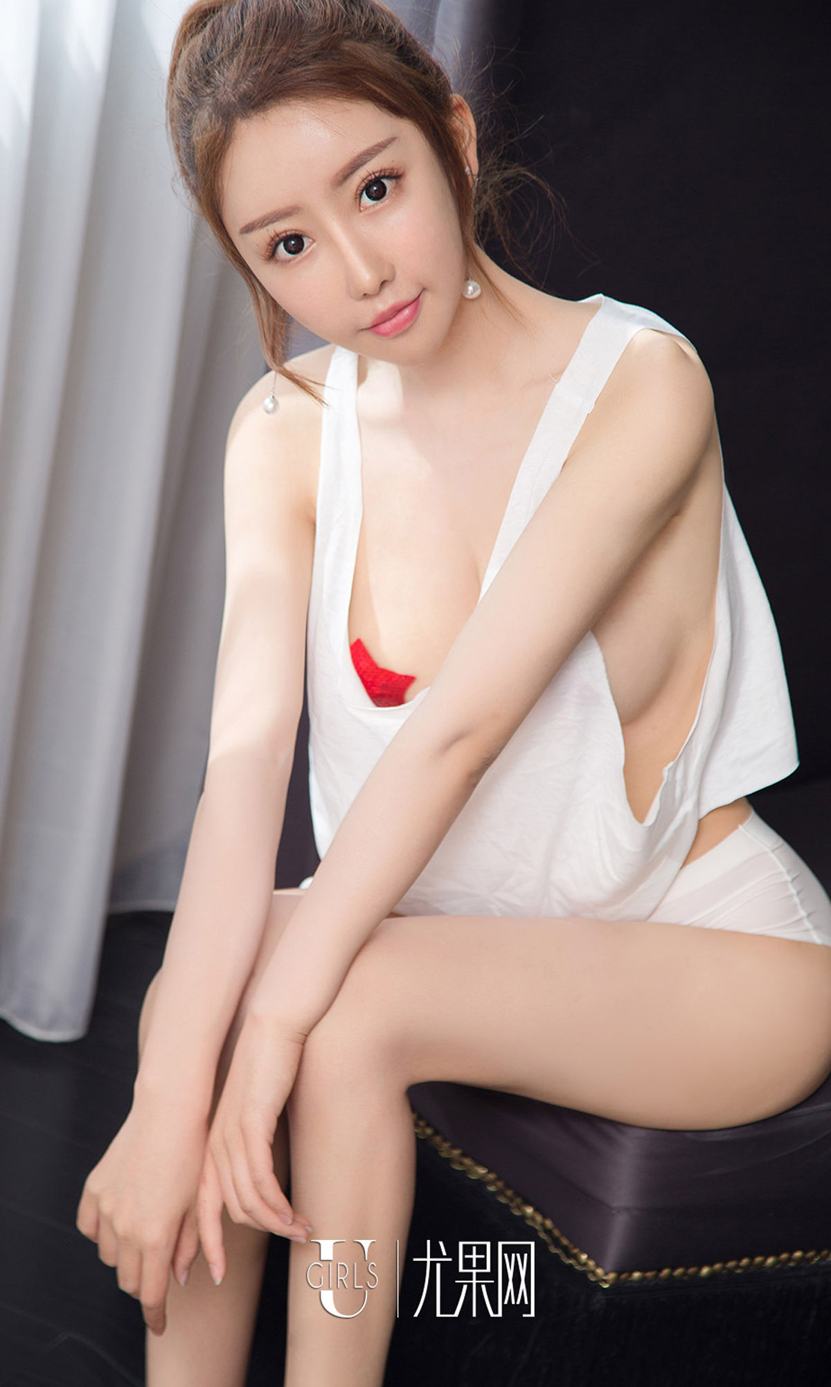 View - [尤果圈 - Chiness Model 爱尤物 - Love Beauty ] No.1272 夏瑶 粉红少女香 - 图库库